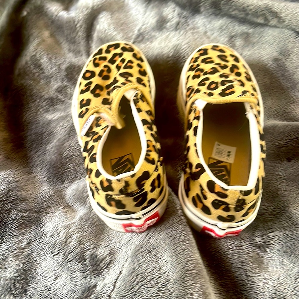 Vans leopard print: kids US size 13